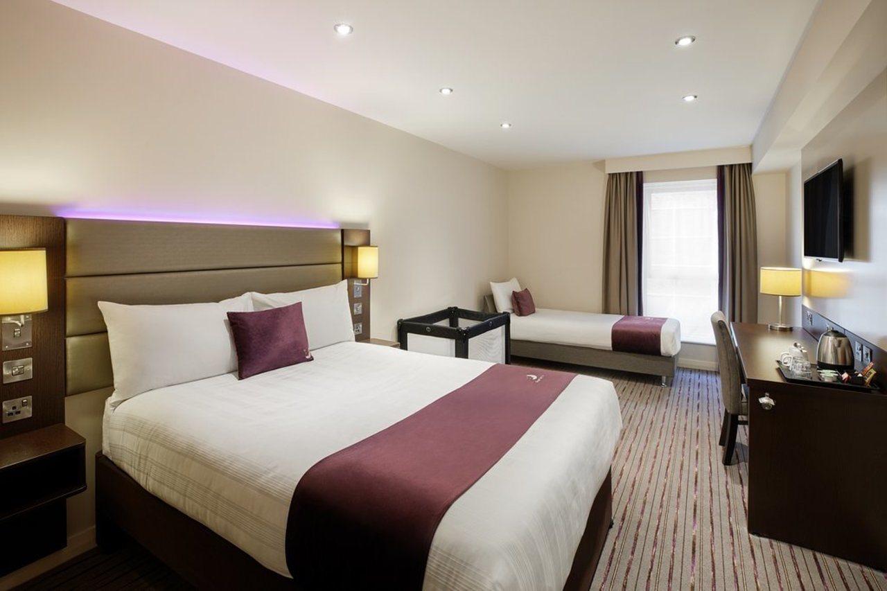Premier Inn سيفينوكس المظهر الخارجي الصورة
